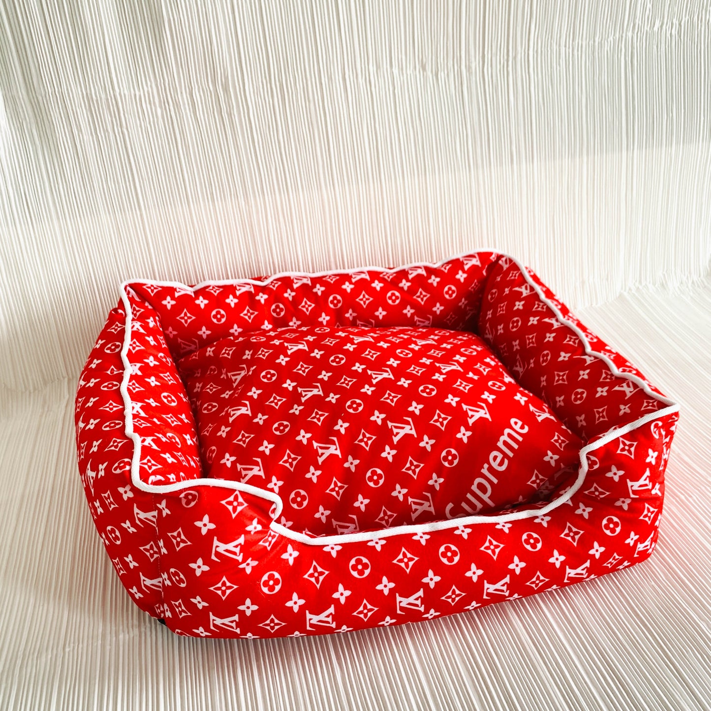 Bright Red Fashion Pet Bed